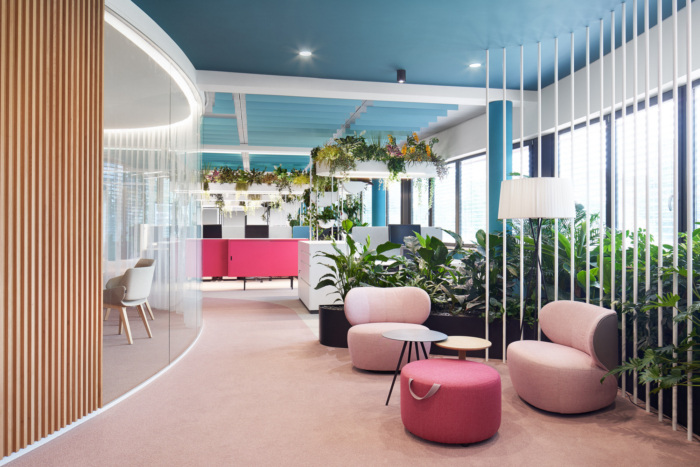 Xu hướng thiết kế nội thất văn phòng với sắc hồng đầy sức sống